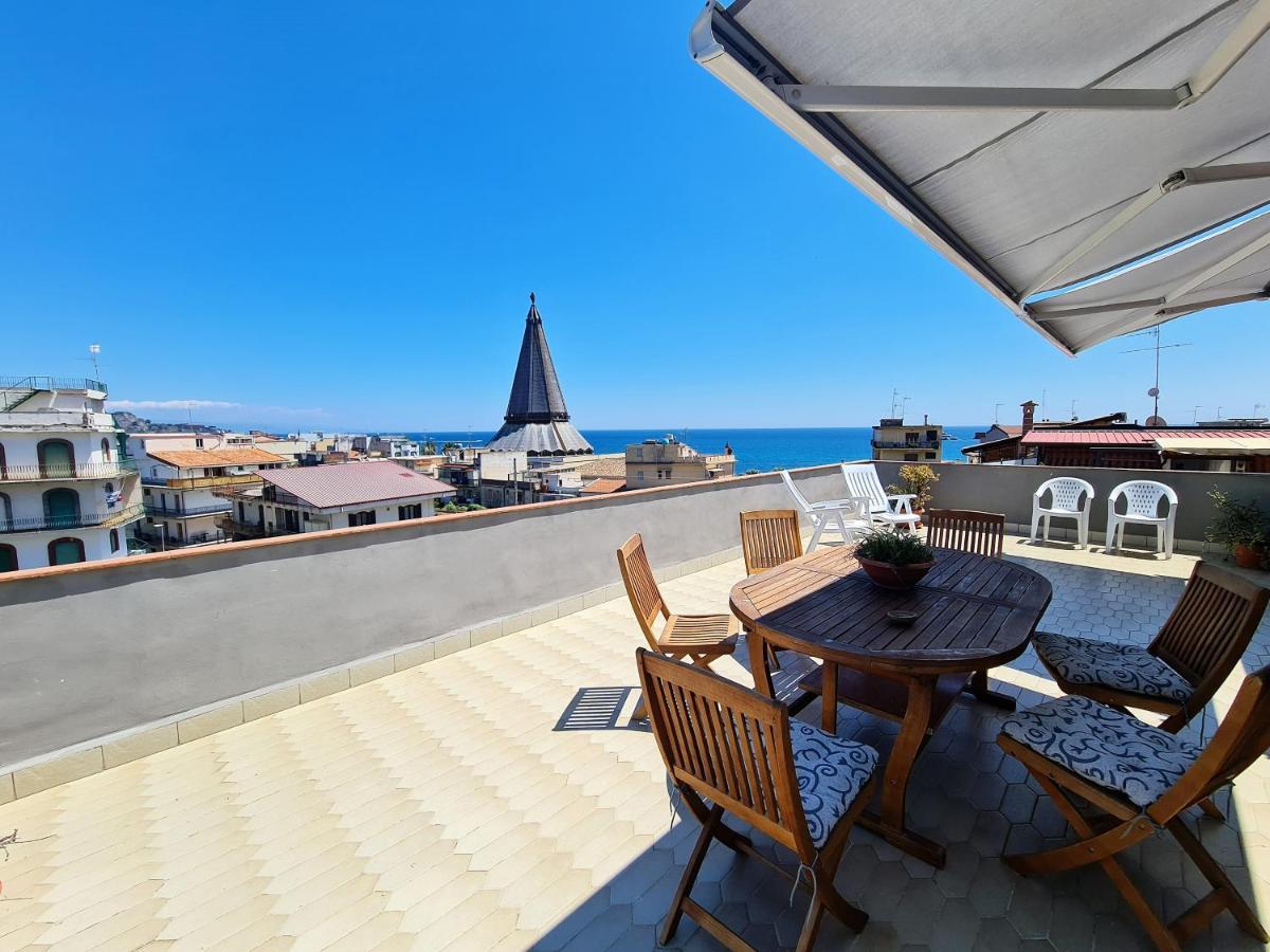 Suite Home Panorama Giardini Naxos Eksteriør billede