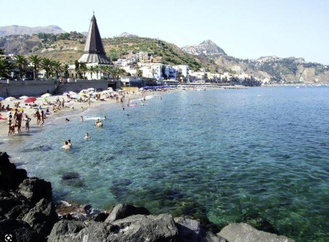 Suite Home Panorama Giardini Naxos Eksteriør billede